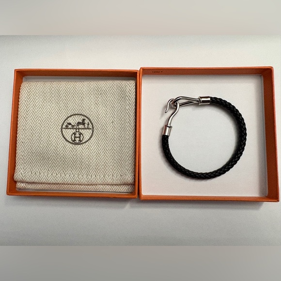 Authentic Hermès Black Leather Braided Palladium Hook Bracelet - Full Set - Picture 6 of 11